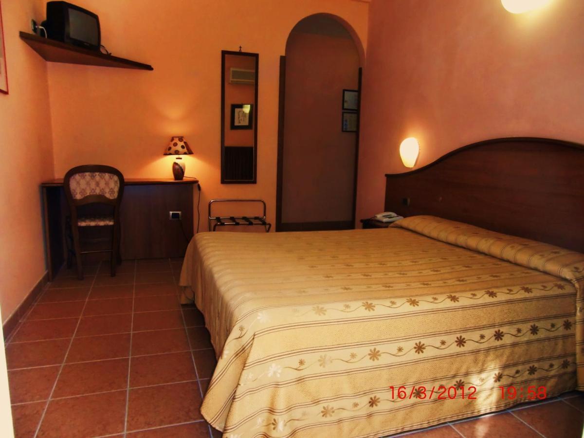 Hotel Cavour Verona Pokoj fotografie